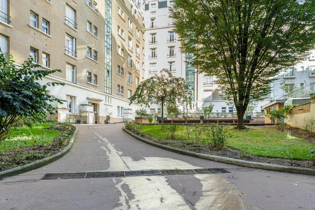 Premium Flat In Well Furnished 16th District Parijs