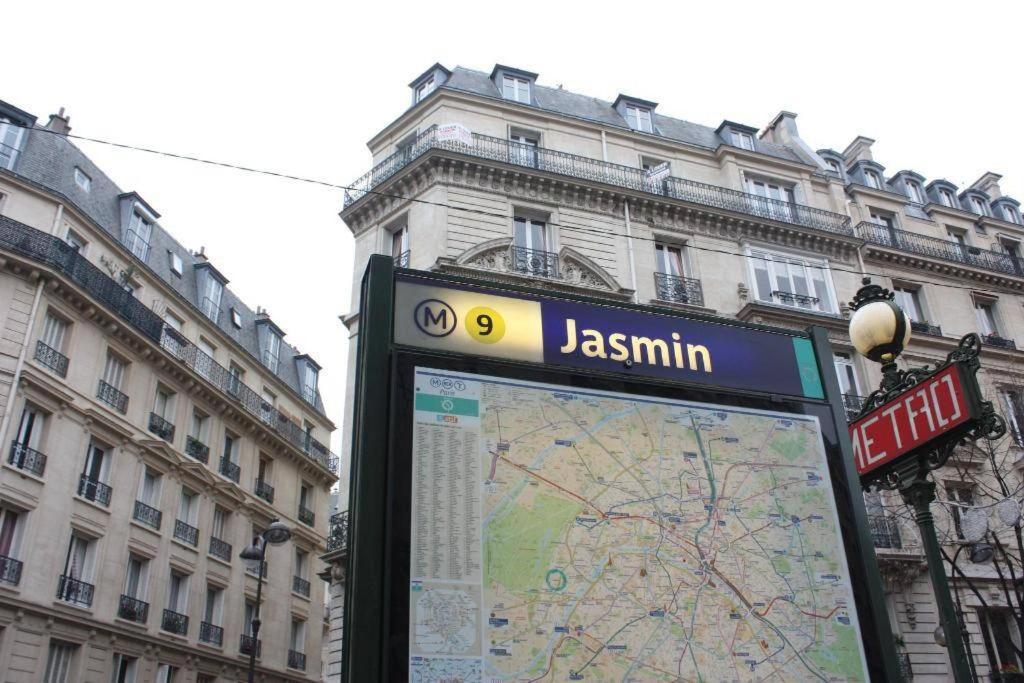 Premium Flat In Well Furnished 16th District * Parijs